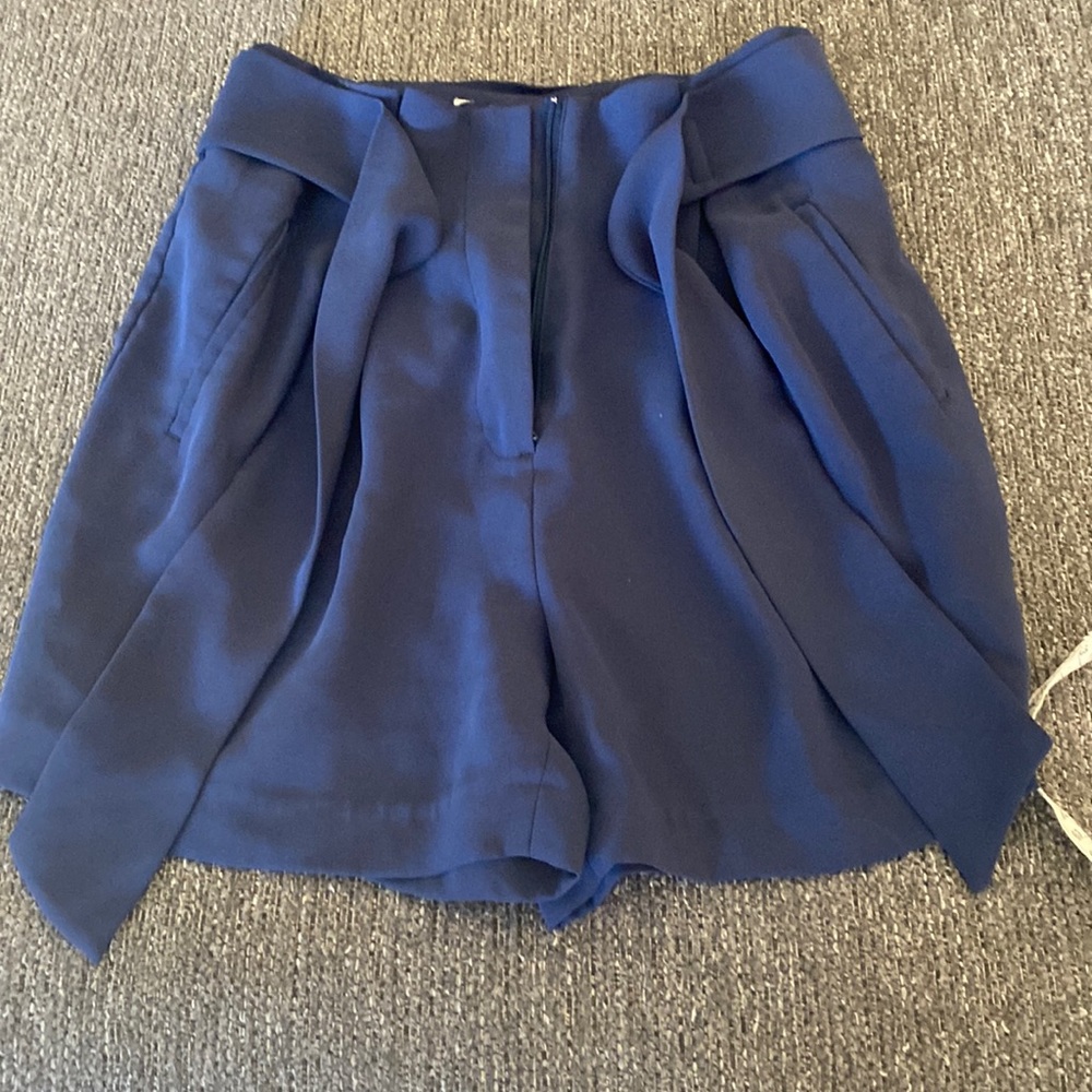 H&M navy dress shorts. Like new condition.